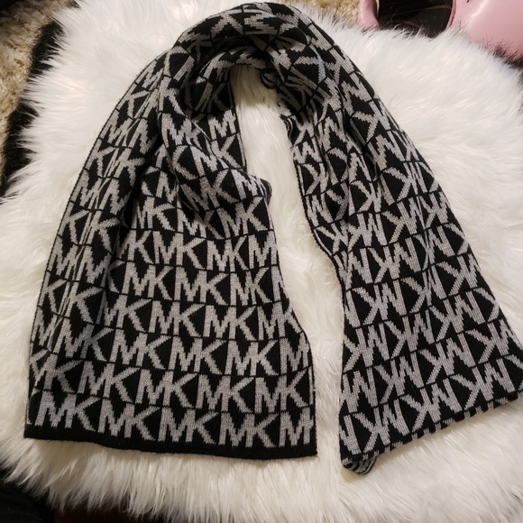 Scarf - Picture 3 of 3